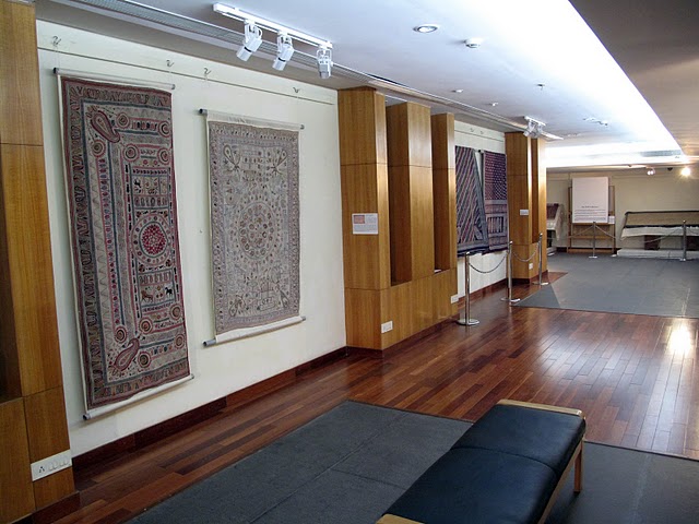 Weavers Studio has a design repertoire of more than 20,000 wooden blocks, 1000 textile reference books, 500 old and rare textiles from India and abroad as well as contemporary world textiles from Japan, Africa and Indonesia.
We have been asked to lend our cataloguing expertise to organise the textile collections, and further develop it into a truly representative sample of the textile arts of the subcontinent.
